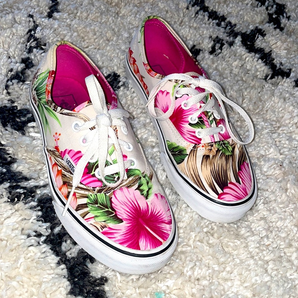 Vans Shoes - Authentic Style Hawaiian Print 🌺